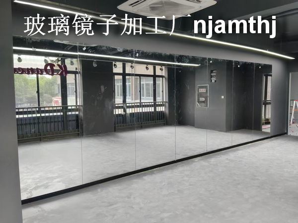 奥体健身房镜子